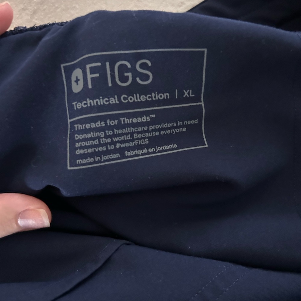 FIGS Women's Navy Polo Top - Picture 3 of 3